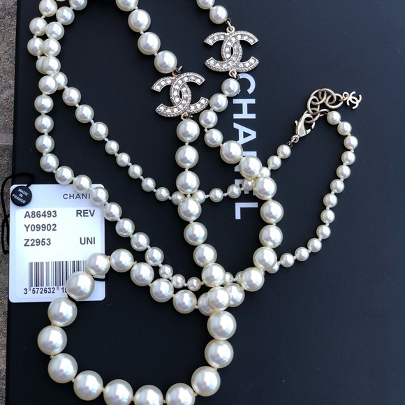 CHANEL Jewelry - Chanel pearl gold necklace